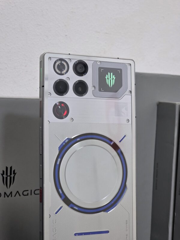 REDMAGIC 11PRO 512GB STORAGE